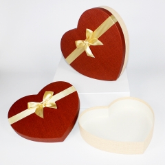 Роскошная печатная подарочная коробка для упаковки в форме сердца