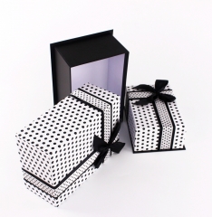 Party Wedding Favors  Square Candy Box with Lids and Ribbon