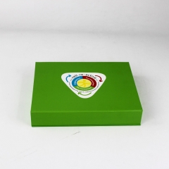 переработанная зеленая подарочная коробка из бумаги в форме книги для упаковки